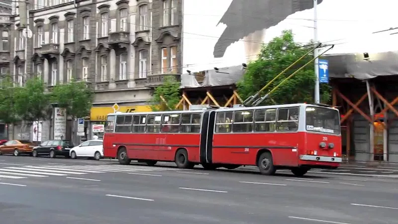 V hromadné dopravě